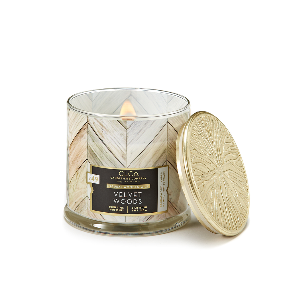 VELA 14 OZ TAPA DORADA PABILO EN MADERA VELVET WOODS CANDLE LITE (4330666)